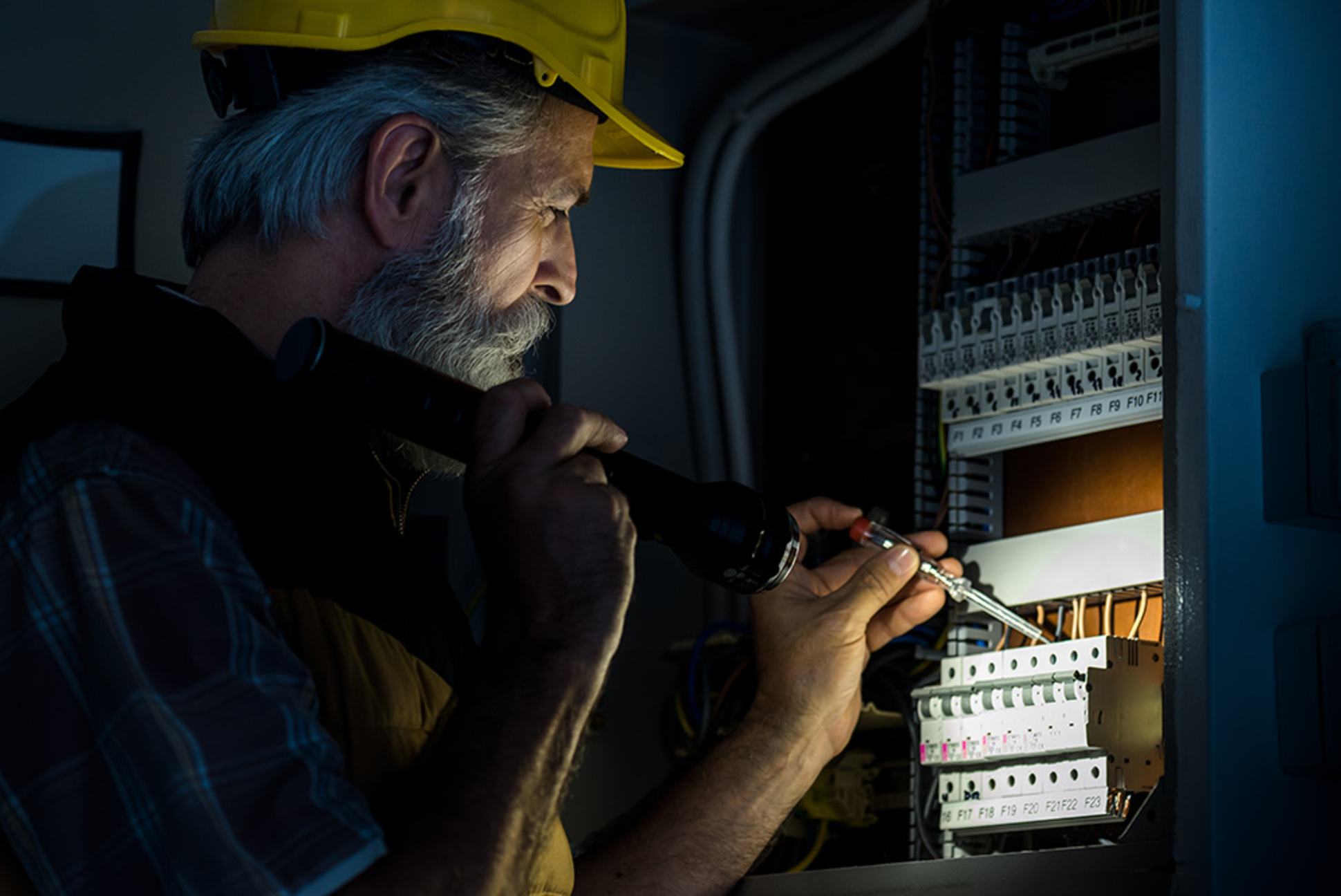 Über­spannungs­schutz bei Castro Elektrotechnik in Bremen